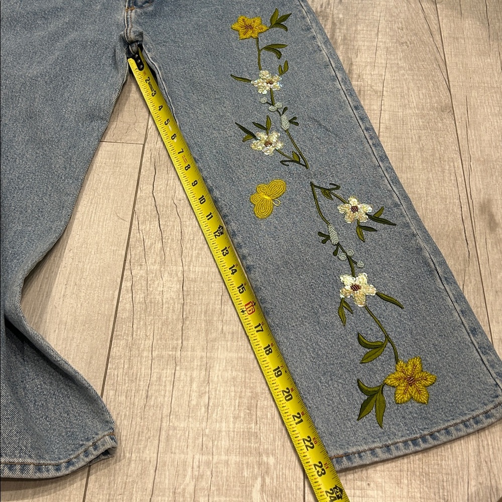 Allen B. By Allen Schwartz Blue Jeans SZ 12 Butterfly & Floral Embroidery - Picture 15 of 15
